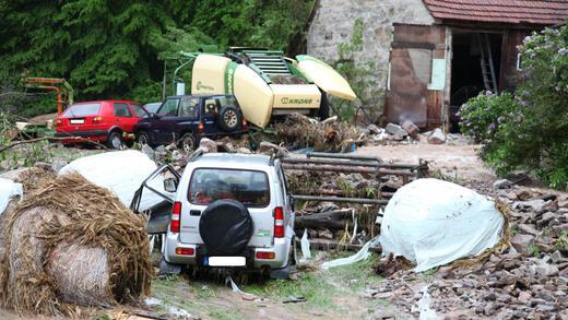 Gewitter, Sturm und Regen stürzen Haßberge ins Chaos: Hoher Schaden Gewitter, Sturm und Regen stürzen Haßberge ins Chaos: Hoher Schaden