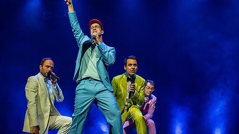 Witzig, fetzig, anrührend: Sebastian Schröder, Lukas Teske, Jan Bürger und Oliver Gies
sind das A-Cappella-Quartett Maybebop, das zum vierten Mal in der Kulturhalle zu Gast war.