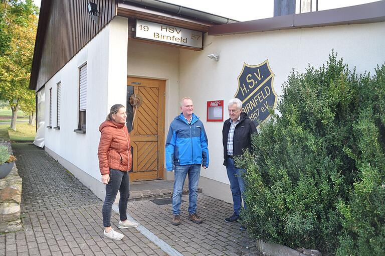 Sie zählen seit Jahrzehnten zu den tragenden Säulen des HSV Birnfeld: das Ehepaar Monika und Rainer Erhard (von links) sowie Ansgar Albert. Sie zählen seit Jahrzehnten zu den tragenden Säulen des HSV Birnfeld: das Ehepaar Monika und Rainer Erhard (von links) sowie Ansgar Albert.