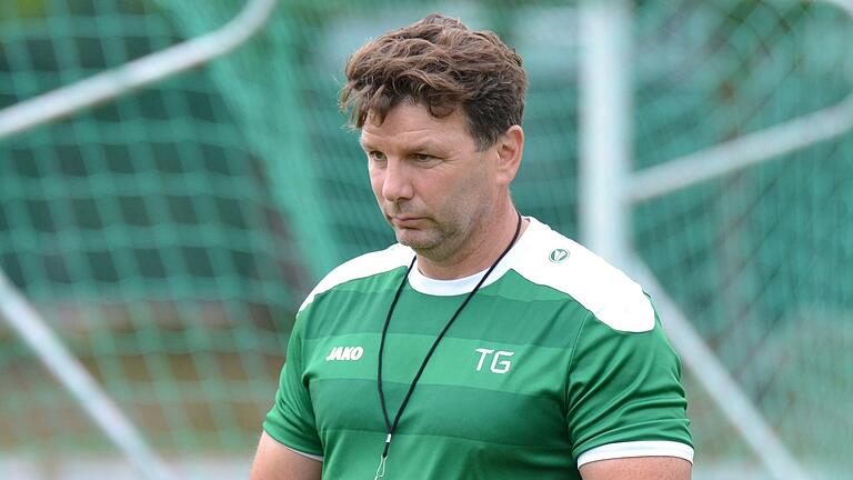 Abtswinds Trainer Thorsten Götzelmann absolvierte mit seiner Mannschaft ein Vorbereitungsspiel gegen den Bezirksligisten FC Gerolzhofen. Abtswinds Trainer Thorsten Götzelmann absolvierte mit seiner Mannschaft ein Vorbereitungsspiel gegen den Bezirksligisten FC Gerolzhofen.