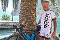 Während der Etappe des siebten Tags gönnte sich Gerald Schmidt die Zeit für eine Kaffeepause in Riva del Garda am Gardasee.