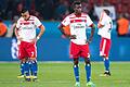 Enttäuschte HSV-Profis       -  Nach dem 0:3 in Leverkusen stehen die HSV-Profi enttäuscht auf dem Rasen. Foto: Mariuzs Becker