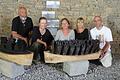 Das KUNSTDINGS Organisatoren-Team mit den Gastkünstlern aus Biberach (von links): Wolff Zint, Tina Menner-Zint, Gabi Weinkauf, Evelyn Bräunlich und Martin Menner. Foto: Sabine Herr