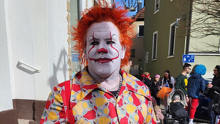 Viel los war am Faschingsdienstag, 4. März 2025, beim Faschingszug in Bad Brückenau.       -  Viel los war am Faschingsdienstag, 4. März 2025, beim Faschingszug in Bad Brückenau.