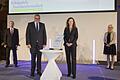 Die Kurtz Holding GmbH &amp; Co. Beteil. KG aus Kreuzwertheim gehört zu den 20 familienfreundlichsten Unternehmen in Bayern und wurde ausgezeichnet.&nbsp;Von links: Wirtschaftsminister Hubert Aiwanger, Thomas Mühleck, Judith Seindl, Familienministerin Carolina Trautner.