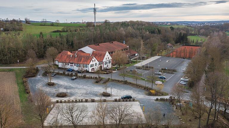 Umringt von Natur, stellte die 'Weiße Mühle' bei Estenfeld lange ein attraktives Ausflugsziel dar.