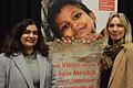 Bildungsreferentin Maria Hisch (rechts) mit ihrer Nachfolgerin Saanika Amembal bei einer Veranstaltung zugunsten der DAHW.