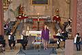 Alma Flammersberger begeisterte mit Freunden und ihrem Akkordeonorchester beim Benefizkonzert in der St.-Vituspfarrkirche in Karbach zugunsten der leukämiekranken Melia. Mit dabei waren auch Sopranistin Anja Tschamler und (rechts) die jüngsten Konzertanten Vincent (8) und Alexandre Gaul (10).