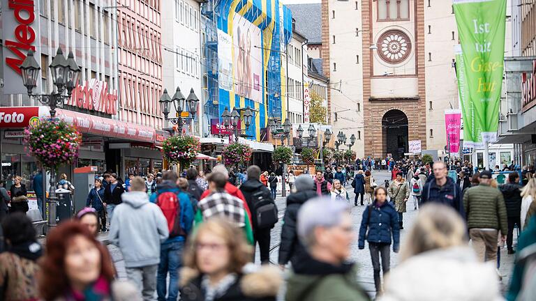 Was geht finanziell in Würzburg, was nicht? Die Haushaltsentscheidungen des Stadtrates wirken sich auch auf den Alltag und das öffentliche Leben in der Stadt aus. Was geht finanziell in Würzburg, was nicht? Die Haushaltsentscheidungen des Stadtrates wirken sich auch auf den Alltag und das öffentliche Leben in der Stadt aus.