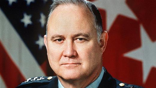 Norman Schwarzkopf       -  Offizielle Aufnahme des US-amerikanischen Generals Norman Schwarzkopf, Oberkommandierender der alliierten Streitkräfte am Persischen Golf im Kuwait-Irak-Krieg (Januar-Februar 1991) Foto: Consolidated
