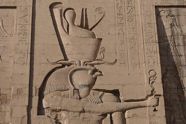 Horus war ein Hauptgott in der frühen Mythologie des Alten Ägyptens. Horus war ein Hauptgott in der frühen Mythologie des Alten Ägyptens.
