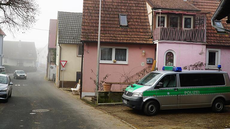 Hausdurchsuchung am Donnerstag in Gräfendorf. Hausdurchsuchung am Donnerstag in Gräfendorf.