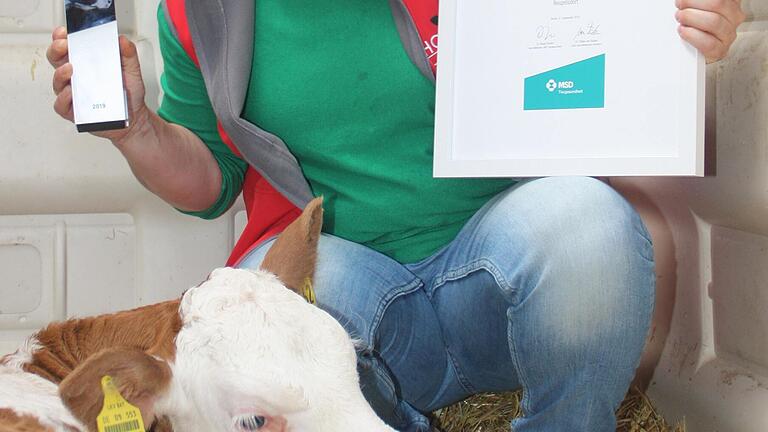 Landwirtin Christine Löb aus Reupelsdorf hat den 3. Platz beim 'Preis für Tiergesundheit' gewonnen. Landwirtin Christine Löb aus Reupelsdorf hat den 3. Platz beim 'Preis für Tiergesundheit' gewonnen.