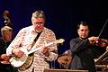 Banjo-Spieler Bernd Otto (links) und der Leiter der Staatsbad Philharmonie, Burghard Toelke, spielten im vergangenen Jahr im Kurtheater zum ersten Mal vor Publikum zusammen. Am Samstag, 8. Juni, gibt es eine Neuauflage des Klang-Experiments. Foto: Ralf Ruppert       -  Banjo-Spieler Bernd Otto (links) und der Leiter der Staatsbad Philharmonie, Burghard Toelke, spielten im vergangenen Jahr im Kurtheater zum ersten Mal vor Publikum zusammen. Am Samstag, 8. Juni, gibt es eine Neuauflage des Klang-Experiments. Foto: Ralf Ruppert