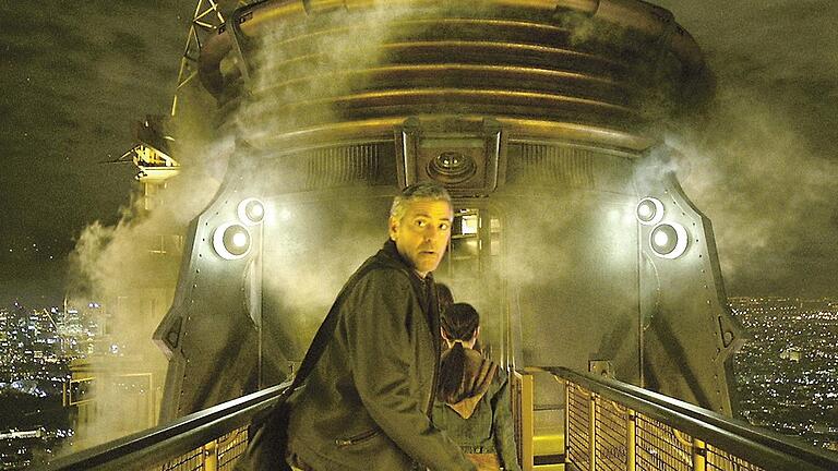 Ab nach Tomorrowland: George Clooney als Frank Walter in einer Szene des Science-Fiction-Films &bdquo;A World Beyond&ldquo;.