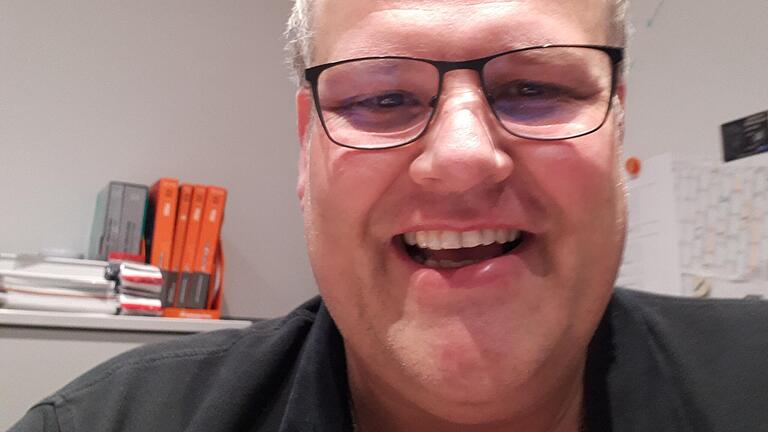 Bernd Steigerwald, der Kandidat der Liste 'Gemeinsam für Neuhütten' im Selfie.
