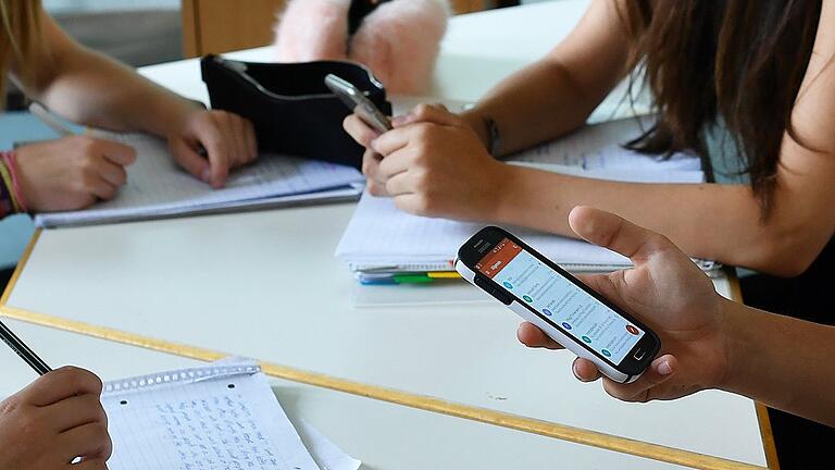 Oberbürgermeister-Konferenz Ost tagt in Bautzen       -  Werden Handys zu Unterrichtszwecken verwendet, ist die Nutzung unumstritten.