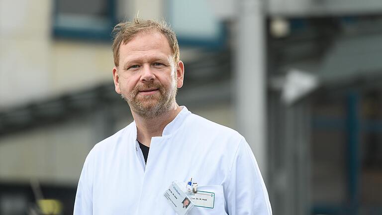 Zwischen den Jahren gehe es in Krankenhäusern meist etwas ruhiger zu, sagt Dr. Matthias Held, Ärztlicher Direktor am Klinikum Würzburg Mitte. Zwischen den Jahren gehe es in Krankenhäusern meist etwas ruhiger zu, sagt Dr. Matthias Held, Ärztlicher Direktor am Klinikum Würzburg Mitte. 