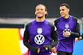 Euro 2024: Training Nationalmannschaft       -  Jamal Musiala (r) und Leroy Sané haben sich im Schach duelliert.