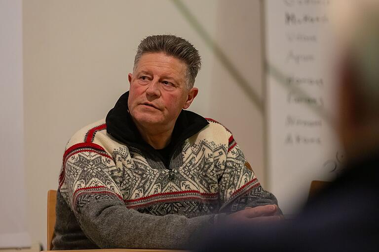 Podiumsdiskusion im Kulturarsenal 'Alte Därre' in Bad Königshofen. 'Es war einmal - die DDR'. Erwin Ritter erzählte von seinen Erfahrungen und Erlebnissen an der ehemaligen 'deutsch - deutschen' Grenze Podiumsdiskusion im Kulturarsenal 'Alte Därre' in Bad Königshofen. 'Es war einmal - die DDR'. Erwin Ritter erzählte von seinen Erfahrungen und Erlebnissen an der ehemaligen 'deutsch - deutschen' Grenze
