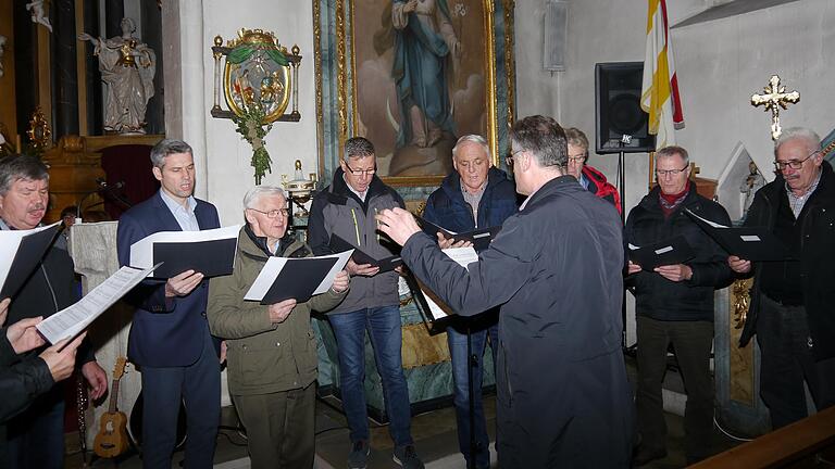 Die Sängerrunde Mönchstockheim unter der Leitung von Günter Barth überzeugte mit spirituellen Songs und Volksweisen.