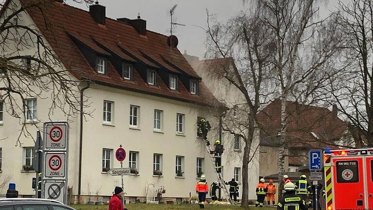 Die Freiwilligen Feuerwehren aus Sommerhausen und Umgebung rückten zu einem Großeinsatz aus. Die Freiwilligen Feuerwehren aus Sommerhausen und Umgebung rückten zu einem Großeinsatz aus.