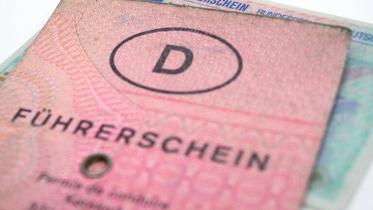 Wer unter Diabetes leidet und gut eingestellt ist, kann sicher am Steuer sitzen. Verlangt eine Führerscheinstelle genaue Nachweise dafür, kann es aber heikel werden. Das musste ein Senior aus dem Landkreis Würzburg erfahren. Wer unter Diabetes leidet und gut eingestellt ist, kann sicher am Steuer sitzen. Verlangt eine Führerscheinstelle genaue Nachweise dafür, kann es aber heikel werden. Das musste ein Senior aus dem Landkreis Würzburg erfahren.