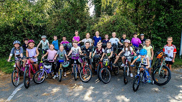 Hoch motiviert und begeistert absolvierten 24 Kinder das Fahrradturnier beim Ferienspaß in Frankenwinheim.