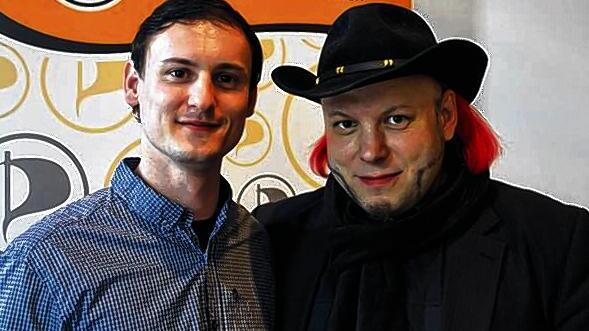 Piraten unter sich: Maximilian Winkler (links), politischer Geschäftsführer der Piraten Unterfranken, und Bruno Kramm, der bayerische Spitzenkandidat. S. Schmitt