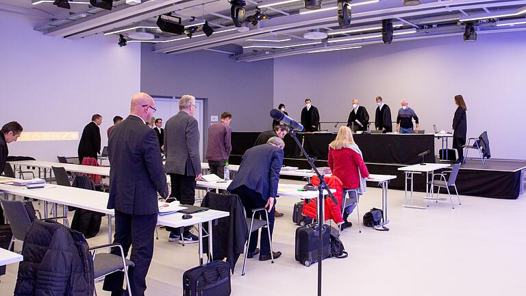 Am Dienstag verhandelte das Landgericht den Fall Theresa erstmals im Vogel Convention Center in Würzburg. Am Dienstag verhandelte das Landgericht den Fall Theresa erstmals im Vogel Convention Center in Würzburg.