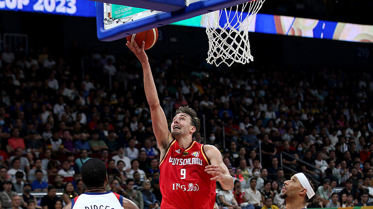 Basketball-WM 2023 - USA - Deutschland.jpeg       -  Deutschland schlägt die USA und steht im WM-Finale! Hier Franz Wagner beim Korbleger.