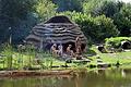 Das Leben im Neolithikum: Die Menschen wurden sesshaft. Unser Bild zeigt eine Nachbildung im Steinzeitpark  Dithmarschen in Schleswig-Holstein.