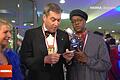 Yared Dibaba und Ministerpräsident Markus Söder singen gemeinsam bei 'Fastnacht in Franken' im Februar 2020 in Veitshöchheim.
