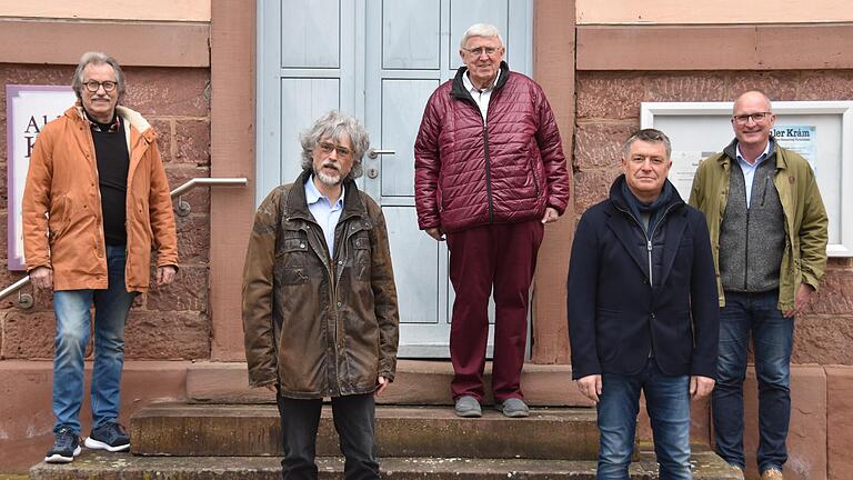 Die neue Vorstandschaft des Geschichts- und Burgvereins „Burg
Bartenstein“&nbsp; (von links): Reinhold Scherg, Harald Rosmanitz, Heinz
Steigerwald, Günter Amend und Stephan Amend.