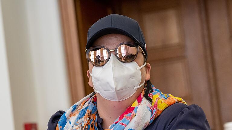 Andrea Tandler.jpeg       -  Andrea Tandler kommt zur Sitzung des Masken-Untersuchungsausschuss im Bayerischen Landtag.