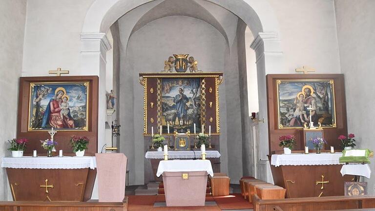 Die Altarbilder in der Dorfkirche von Rüdenschwinden malte der gebürtige&nbsp;Fladunger Künstler Anton Rausch, der sich nach dem Kunststudium in München selbstständig machte.