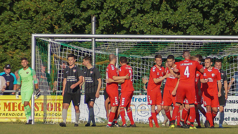 Impressionen vom Relegationsspiel um einen Platz in der Kreisliga Rhön zwischen dem FC Eibstadt und dem FC Reichenbach/Burglauer/Windheim. Durch den 1:0-Sieg kehrt der FC Eibstadt nach fünf Jahren wieder in die Kreisliga zurück.