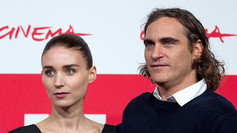 Joaquin Phoenix und Rooney Mara       -  Joaquin Phoenix und Rooney Mara sind Eltern von zwei kleinen Kindern. (Archivbild)