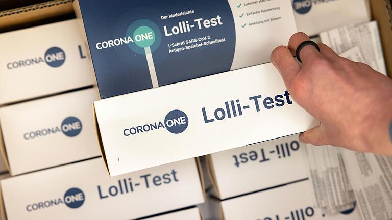 Besondere Kinder, die keine Nähe oder Berührungen zulassen, haben Probleme mit Nasen- oder Rachenabstriche, die für Corona-Schnelltests nötig sind. Lolli-Schnelltests hingegen würden sie akzeptieren, die Kosten werden aber vom Kultusministerium nicht übernommen. Besondere Kinder, die keine Nähe oder Berührungen zulassen, haben Probleme mit Nasen- oder Rachenabstriche, die für Corona-Schnelltests nötig sind. Lolli-Schnelltests hingegen würden sie akzeptieren, die Kosten werden aber vom Kultusministerium nicht übernommen.