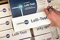 Besondere Kinder, die keine Nähe oder Berührungen zulassen, haben Probleme mit Nasen- oder Rachenabstriche, die für Corona-Schnelltests nötig sind. Lolli-Schnelltests hingegen würden sie akzeptieren, die Kosten werden aber vom Kultusministerium nicht übernommen.