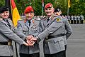 Wechsel bei der Bundeswehr in Veitshöchheim: Generalmajor Ruprecht von Butler (links) wurde vom Kommandeur des Feldheeres Generalleutnant Harald Gante (Mitte) verabschiedet. Neuer Divisionskommandeur ist Generalmajor Jörg See&nbsp; (rechts).