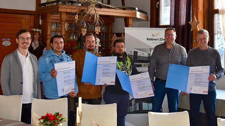 Das Foto zeigt (von links): Geschäftsführer Marius Rettner, Parvanov Evgeniy, David Schnepf, Daniel Guse, Geschäftsführer Stefan Ziegler und Norbert Then.