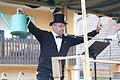 Er macht es gern, er kann es gut, er ist ein Original. In seinem Element - Kirchweihprediger Joachim Dusel. Seit 45 Jahren nun schon trägt er mit viel Witz, Humor und vor allem viel Gestik und Mimik die Kirchschönbacher Kirchweihpredigt vor. Er lässt natürlich sein Dorf nicht im Stich und wird weiter predigen, er bleibt also im Amt.
