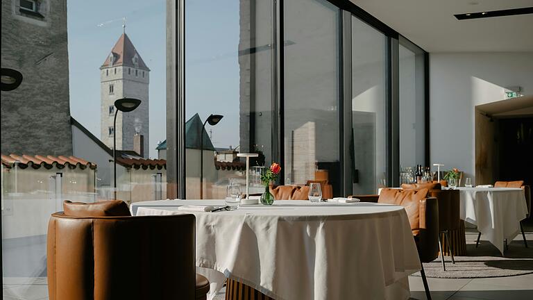 In der Regensburger Altstadt liegt das Storstad, das Restaurant von Anton Schmaus. Storstad ist das schwedische Wort für Großstadt.&nbsp;&nbsp;