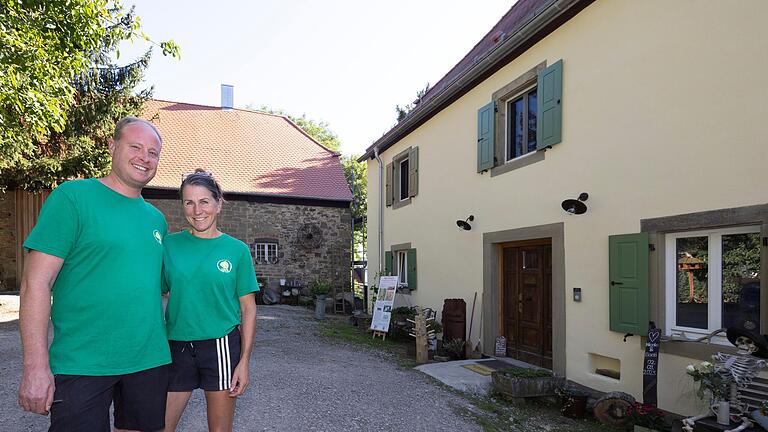 Nicole und Bastian Kuhn haben das 200 Jahre alte Forsthaus in Werneck mit enormer Eigenleistung zu einem Wohn-Schmuckstück hergerichtet.