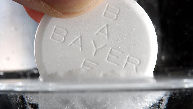 Aspirin-Tablette des Bayer-Konzerns.jpeg       -  Kopfweh? Aspirin! Vor 125 Jahren begann der Siegeszug des weltweit wohl bekanntesten und meistverkauften Arzneimittels.