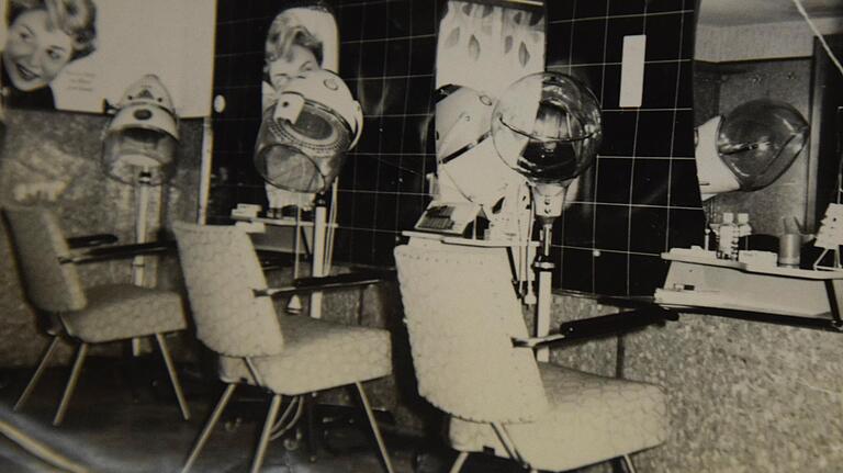 Der Friseursalon zur Anfangszeit. Der Friseursalon zur Anfangszeit.