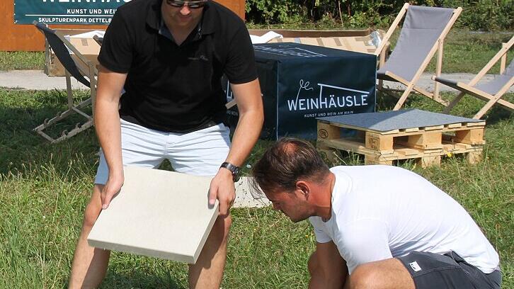 Die Sonnenschirme werden hoffentlich gebraucht.
