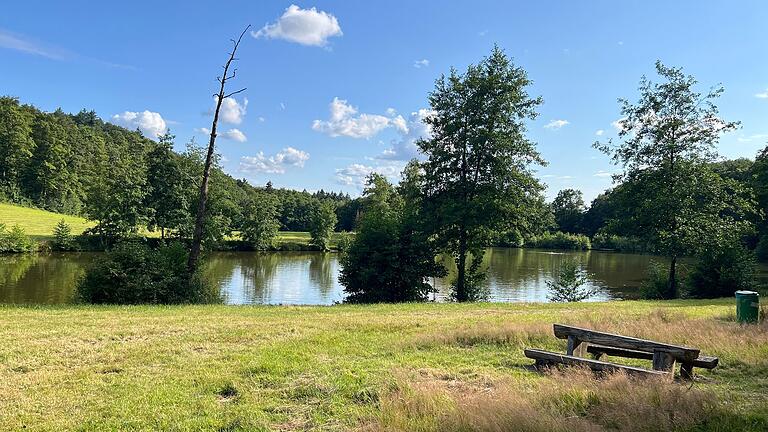 Der Picknickplatz ist etwas in die Jahre gekommen, liegt dafür aber direkt am Seidenhäuser See. Der Picknickplatz ist etwas in die Jahre gekommen, liegt dafür aber direkt am Seidenhäuser See.