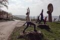 Yoga in den Weinbergen: Bei der Sommerhäuser Sommerakademie können die Teilnehmer des &bdquo;Yogawalk&ldquo; den Winderhäuser Mondweg auf ganz besondere Art erfahren.